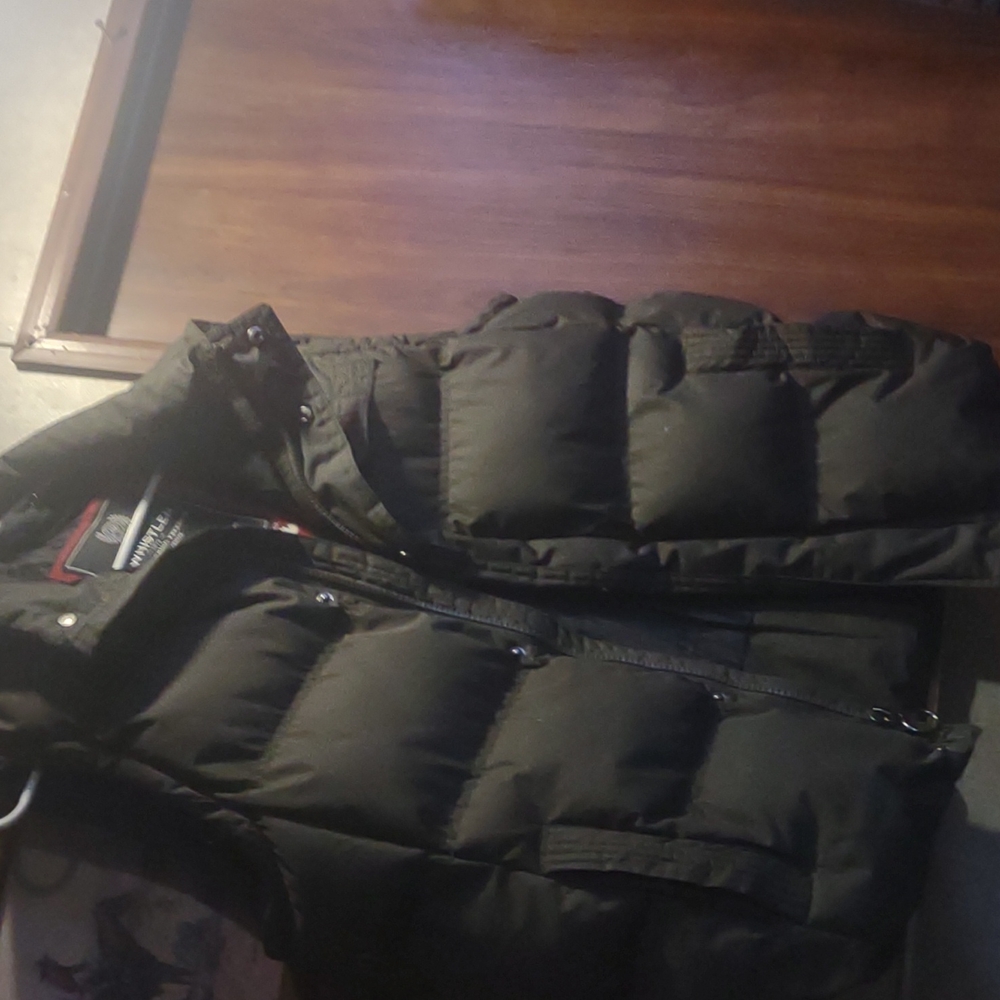 J Whistler Puffer Vest - Med